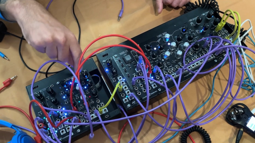 Three Body An FPGA Based Triple Digital Oscillator And Frequency Modulation Toolkit 2